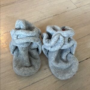 Cozy Gray Baby Booties zutano